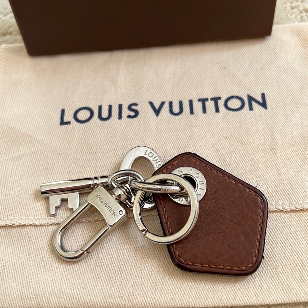 AUTHENTIC LOUIS VUITTON Bag Charm & Key Holder